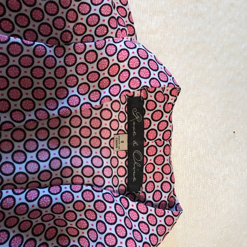 Pink sleeveless blouse very flattering - Picture 3 of 6